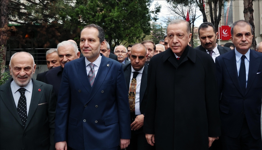 Erdoğan, Yeniden Refah Partisi Genel Başkanı Erbakan'ı ziyaret etti!