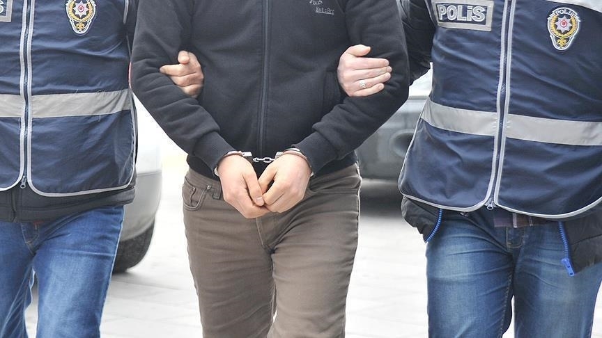 İstanbul'da "düşük faizli kredi" ilanıyla dolandırıcılık yapan 2 şüpheli tutuklandı