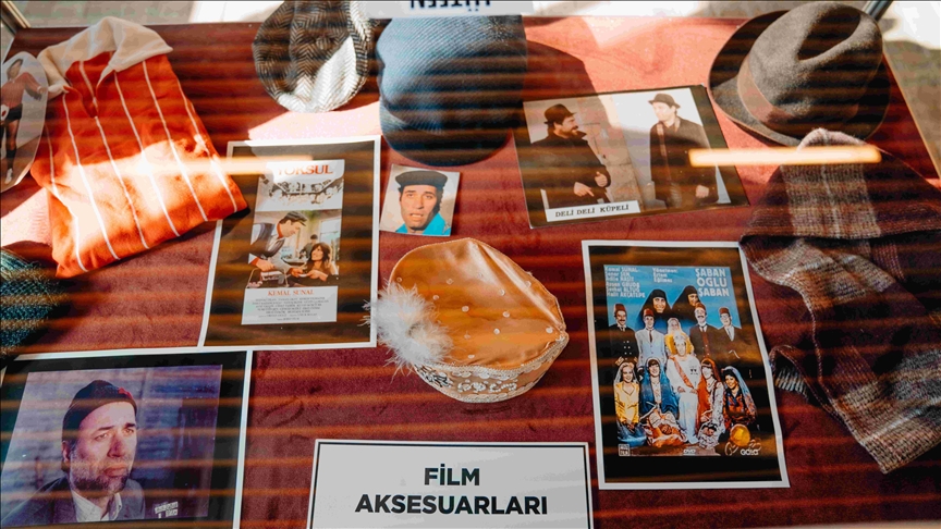 "Kemal Sunal Film Kostümleri ve Film Afişleri" sergisi, Müze Gazhane'de açıldı
