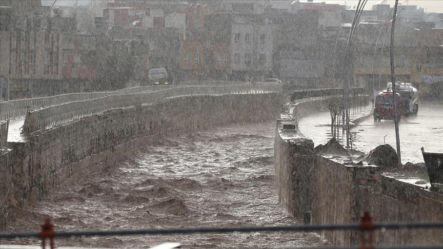 Meteoroloji'den deprem bölgesi için kuvvetli sağanak uyarısı