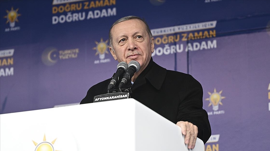 Cumhurbaşkanı Erdoğan: Biz ne emperyalistlerin ne de onların tetikçilerinin önünde secde ederiz