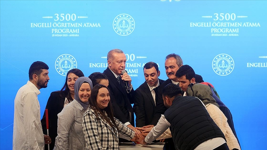 Cumhurbaşkanı Erdoğan: Atanamayan tüm engelli öğretmen adaylarımızın atamasını gerçekleştirdik