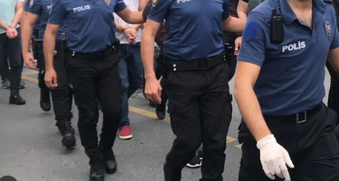 İstanbul merkezli dolandırıcılık operasyonu: 20 Şüpheli Yakalandı