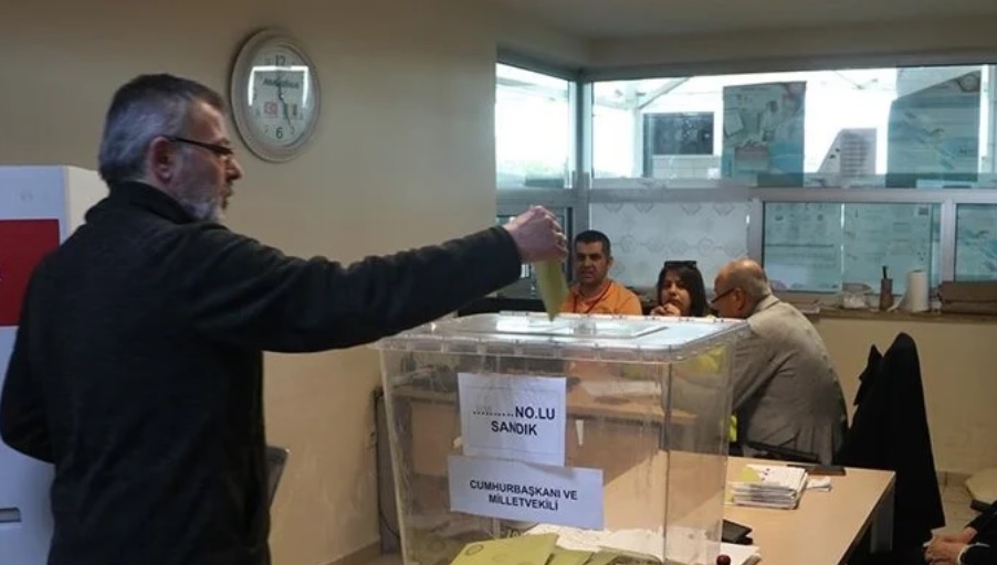 Trakya'daki sınır kapılarında oy verme işlemi devam ediyor