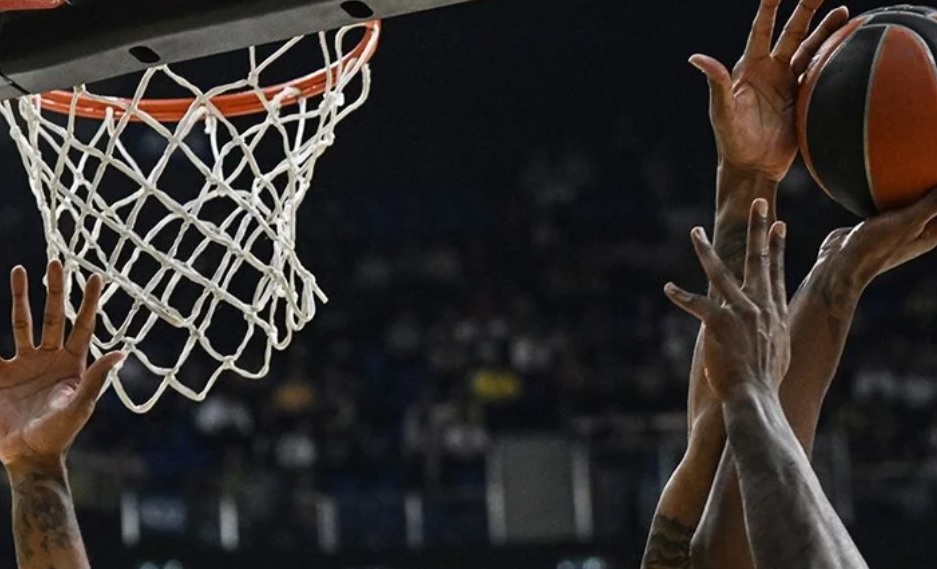 Basketbolda ertelenen Anadolu Efes-Fenerbahçe Beko maçı yarın oynanacak!