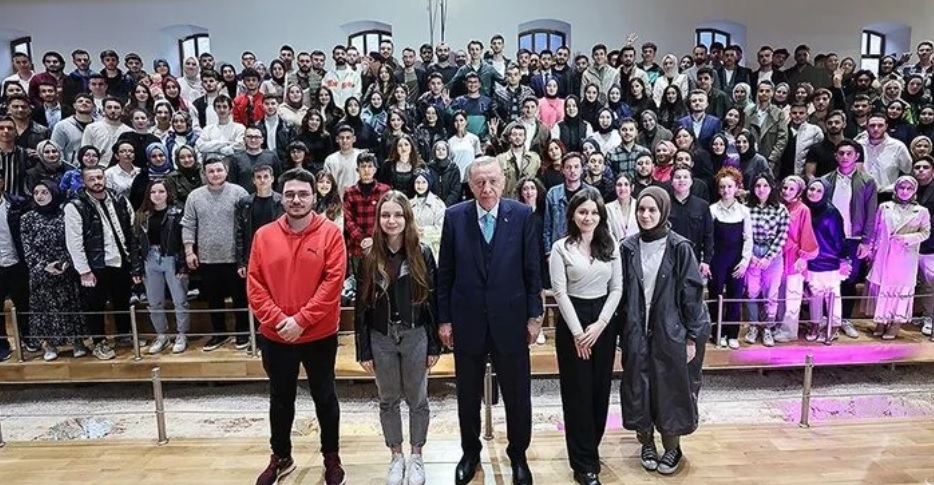 Cumhurbaşkanı Erdoğan'dan gençler buluşması