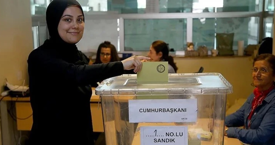 Cumhurbaşkanı Seçimi'nin ikinci turu için sınır kapılarında oy verme işlemi sürüyor