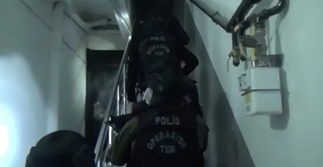 İstanbul merkezli DEAŞ operasyonunda 12 zanlı yakalandı