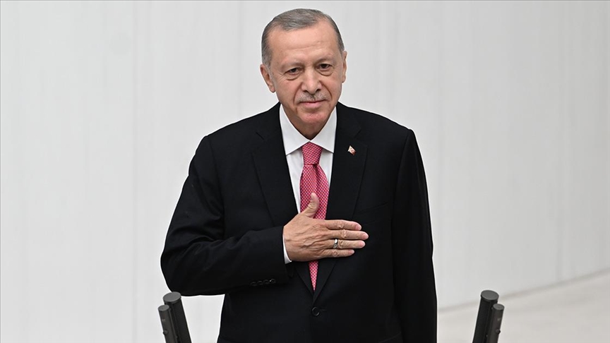 Cumhurbaşkanı Erdoğan, mazbatasını alarak TBMM'de yemin etti!