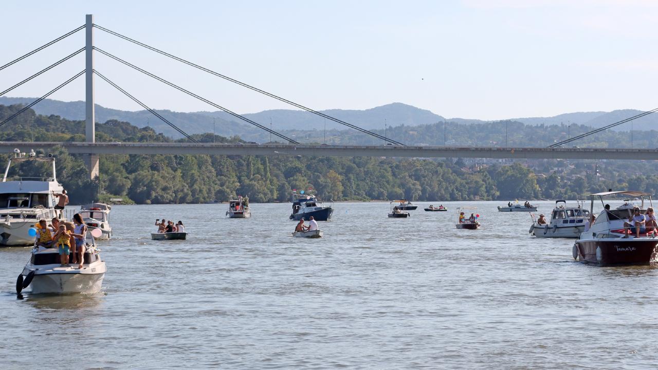 Sırbistan'da tekne karnavalı düzenlendi