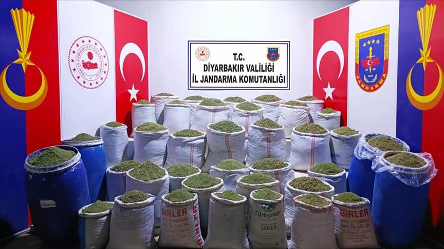 Diyarbakır’da 1 ton 319 kilogram esrar ele geçirildi!