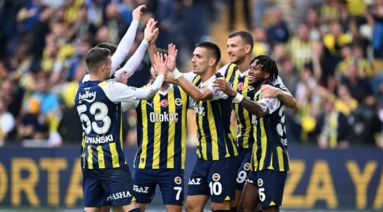 Fenerbahçe ligde 7'de 7 yaptı / Çaykur Rizespor'u 5-0 yendi
