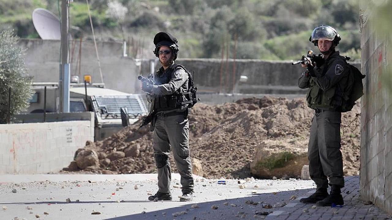 İsrail güçleri Kudüs ve Batı Şeria'da 30 Filistinliyi gözaltına aldı