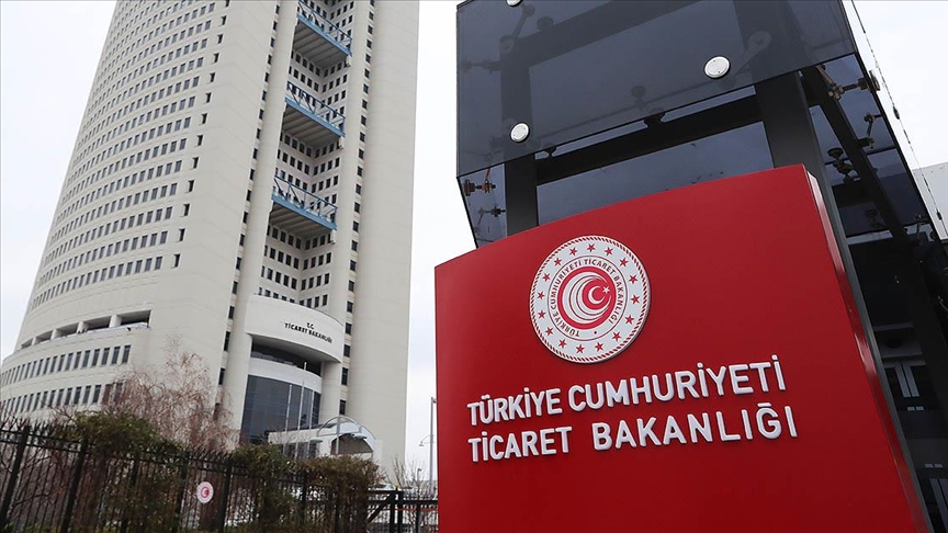 Ticaret Bakanlığı'ndan çifte fatura düzenleyen sigara firmalarına 215 Milyon Lira Ceza