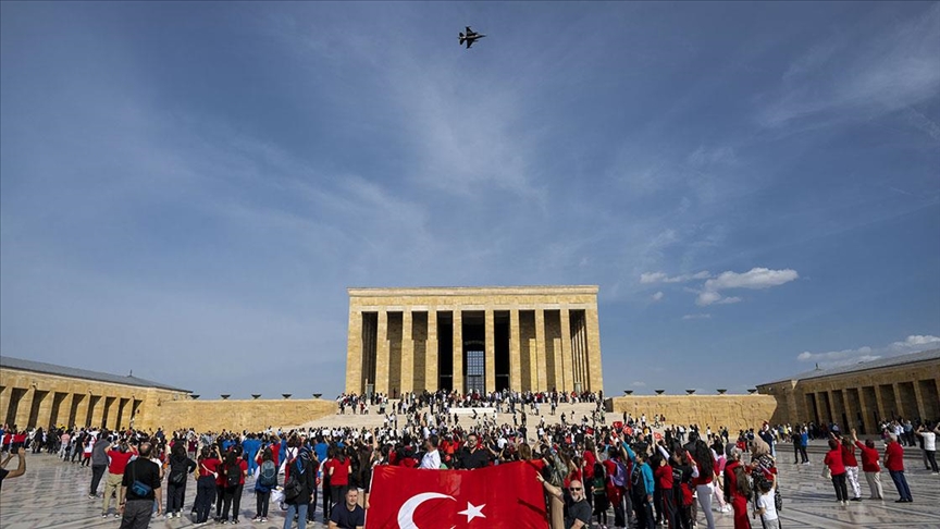 Bir Cumhuriyet Balosu fotoğrafına 100. Yıl Açısından Bakış!