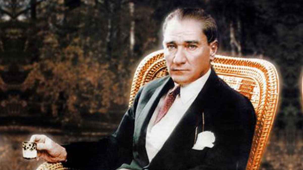 100 Yıllık Cumhuriyet'in mimarı: ATATÜRK