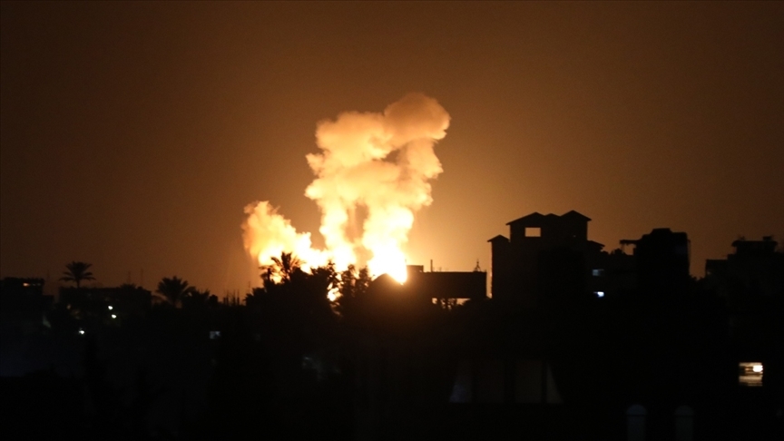 İsrail ordusu, Gazze'deki Şifa Hastanesi'ni bastı!