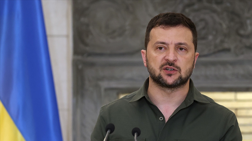 Zelenskiy, İngiltere Dışişleri Bakanı Cameron ile bir araya geldi