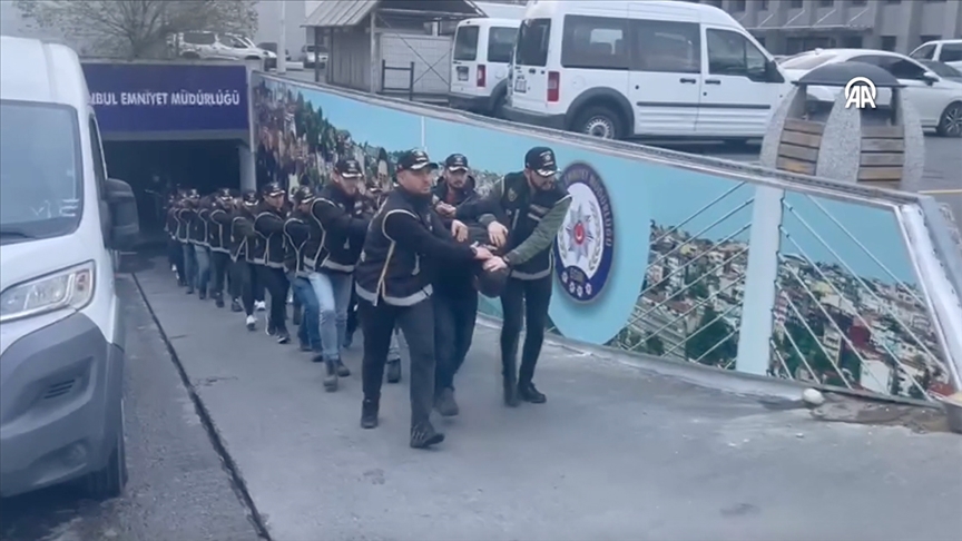 "SARALLAR" suç örgütüne yönelik operasyonda yakalanan zanlılar adliyede