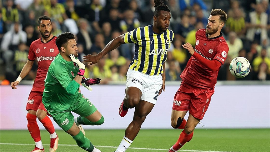 Fenerbahçe, Süper Lig'in 14. haftasında yarın Sivasspor'u konuk edecek!