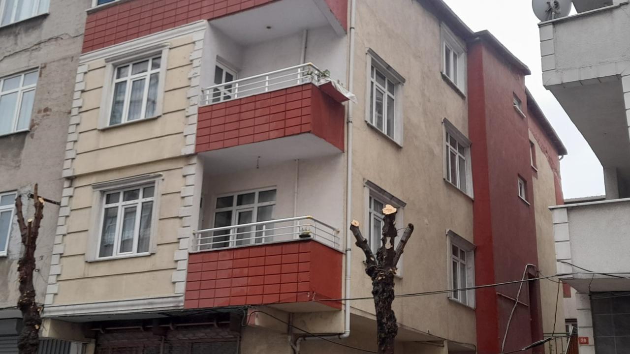Depremlerin ardından İstanbul'da 2 binada inceleme yapıldı