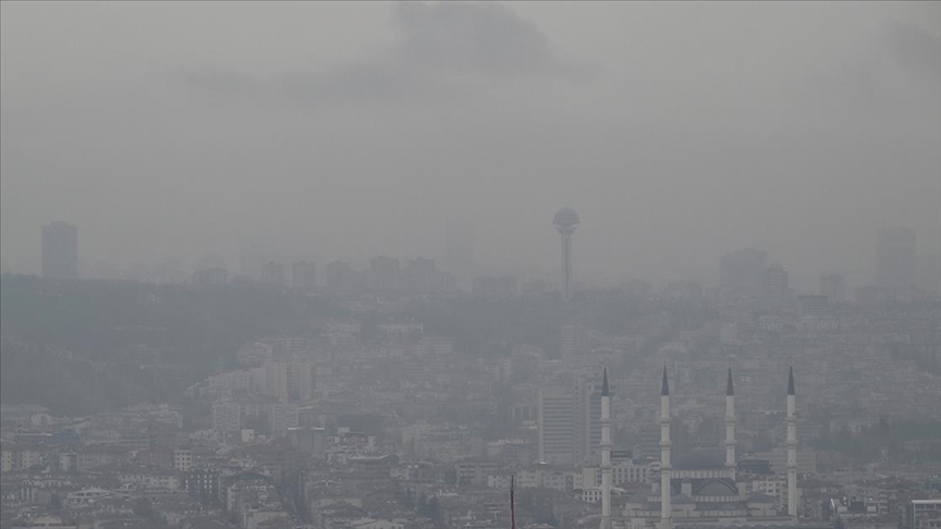 Ankara'da hava kirliliği gün içinde "orta seviyede" ölçüldü