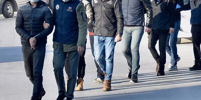 FETÖ'ye "Kıskaç-3" operasyonu... İzmir'de 4 şüpheli tutuklandı