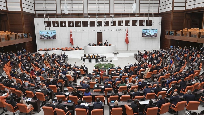 Çalışma hayatına ilişkin kanun teklifi Meclis'e sunuldu