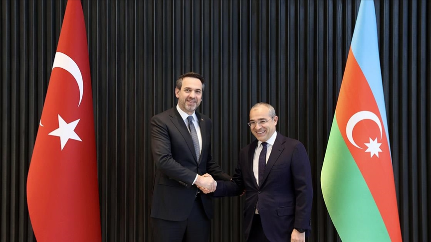 Bayraktar, Azerbaycan Ekonomi Bakanı Cabbarov'la görüştü