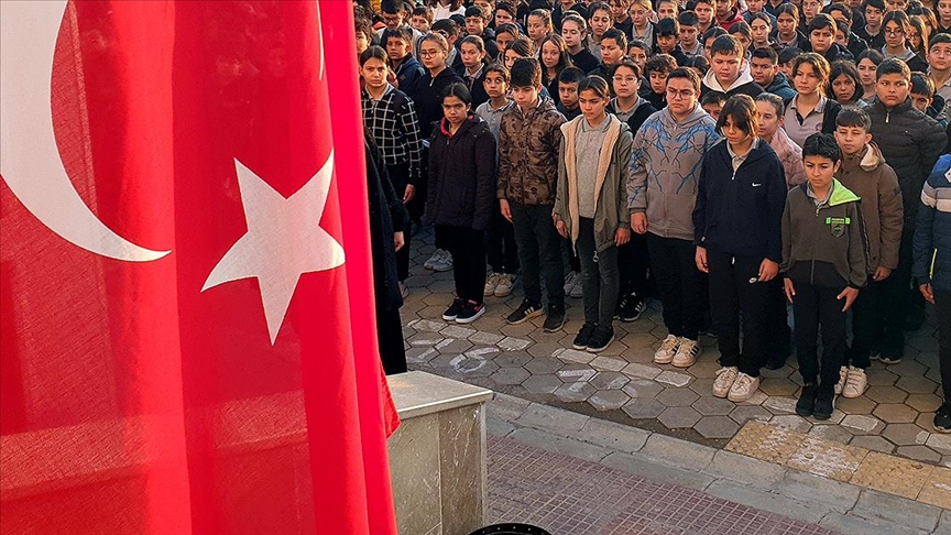Okullarda 6 Şubat depremlerinde hayatını kaybedenleri anmak amacıyla saygı duruşunda bulunulacak