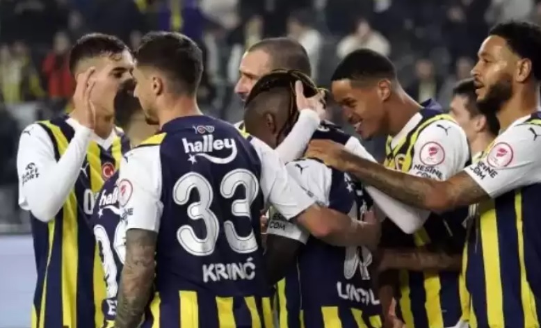 Fenerbahçe'de bir ayrılık daha! Yeni takımı için sağlık kontrolünden geçti