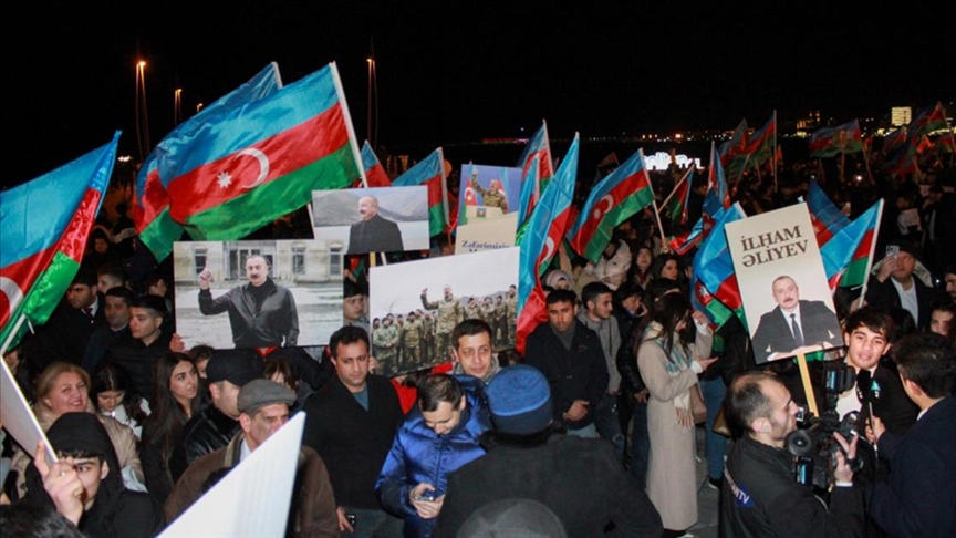 Azerbaycan'da İlham Aliyev'in cumhurbaşkanı seçimindeki zaferi kutlanıyor