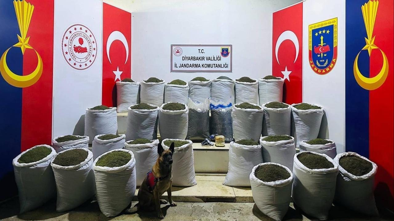 Diyarbakır'da 611 kilogram toz esrar ele geçirildi