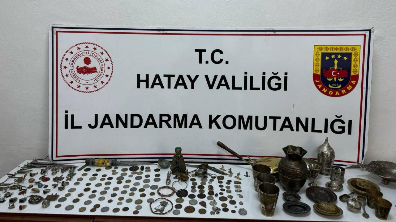 Hatay'da tarihi eser operasyonunda sikke ve objeler ele geçirildi