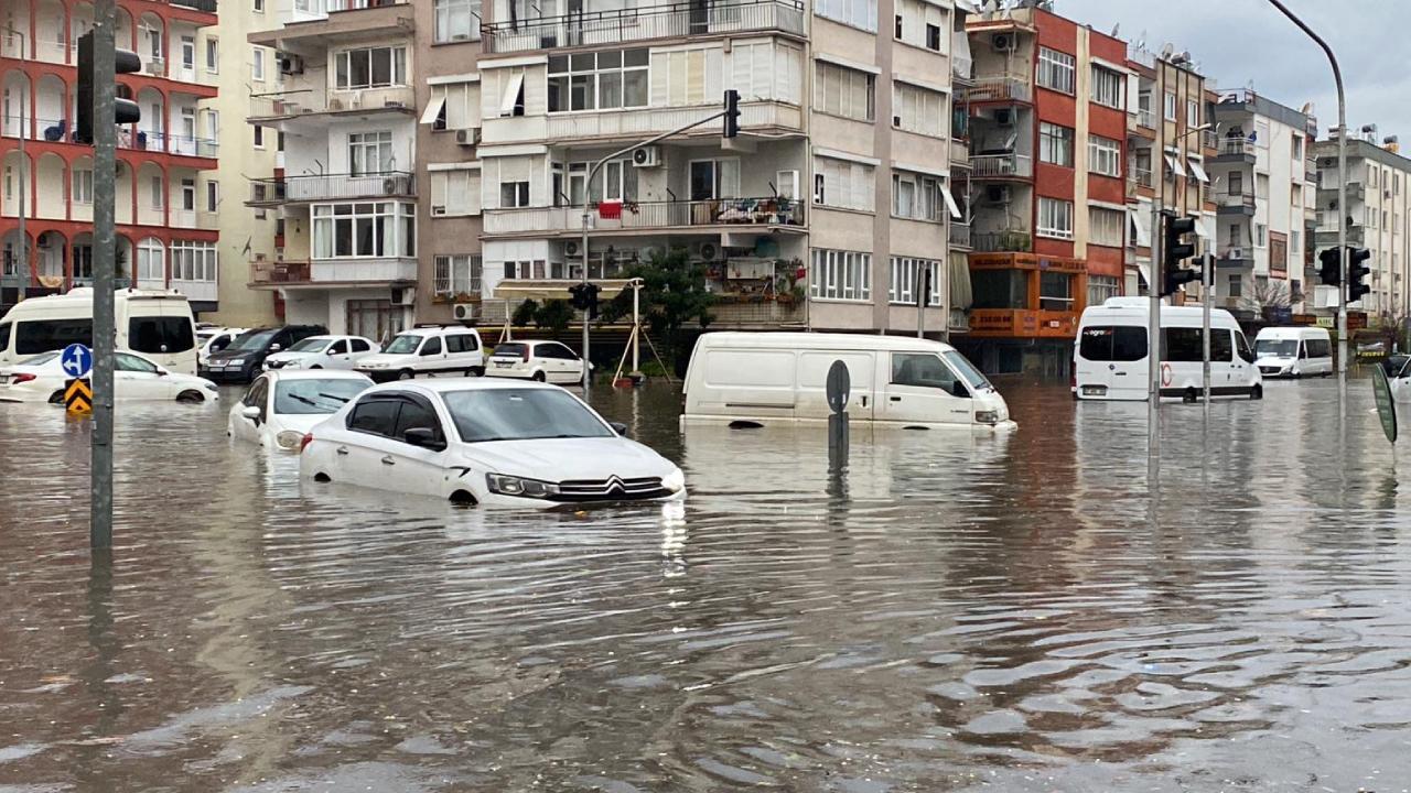 Antalya'da selden etkilenen 4 ilçe "afet bölgesi" ilan edildi