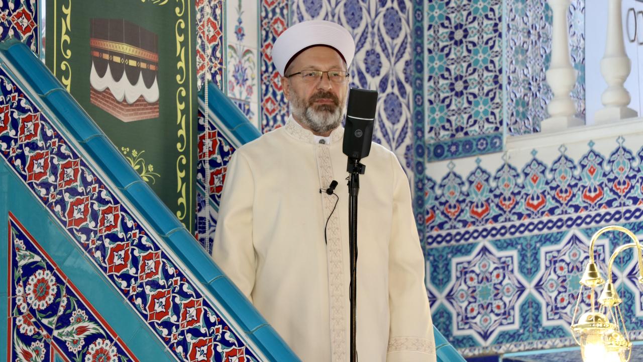 Diyanet İşleri Başkanı Erbaş'tan Berat Kandili mesajı