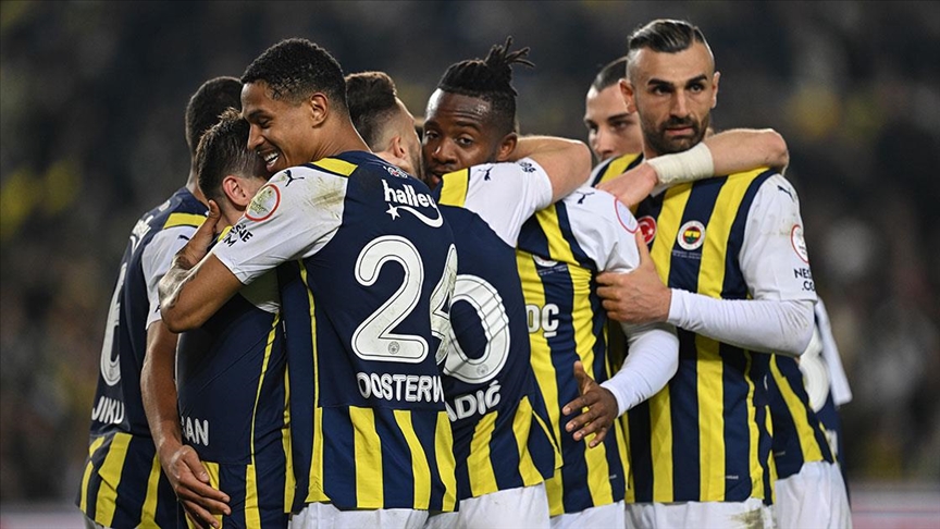 FENERBAHÇE Avrupa'da avantaj için sahaya çıkıyor