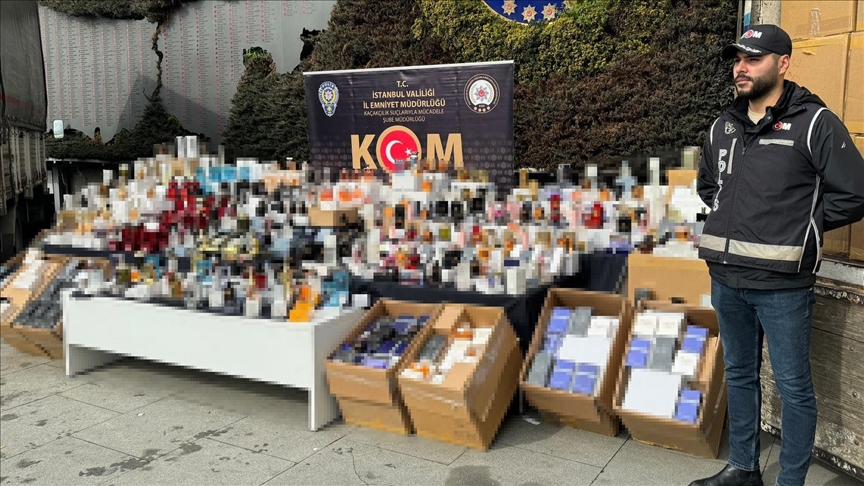 İstanbul'da 129 bin 386 şişe kaçak parfüm ele geçirildi!