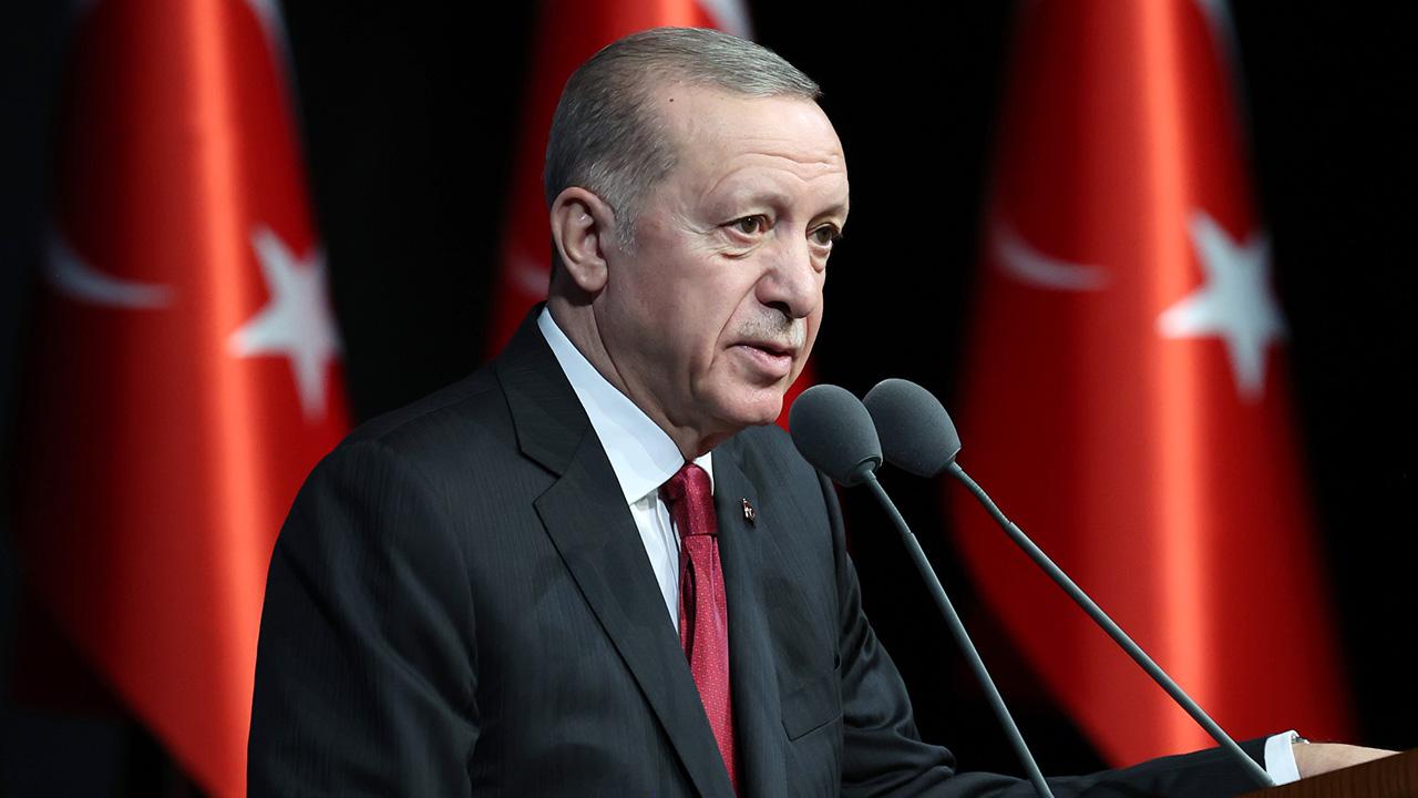 Erdoğan: Çanakkale Zaferi, 'Çanakkale Geçilmez' sözünü tarihe nakşeden şanlı bir destan olmuştur