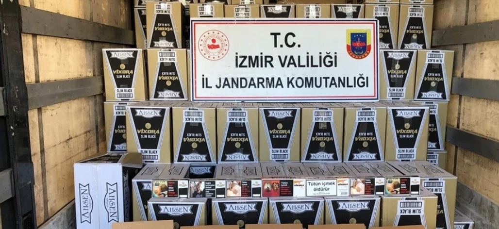 İzmir'de 51 bin 750 paket kaçak sigara ele geçirildi!