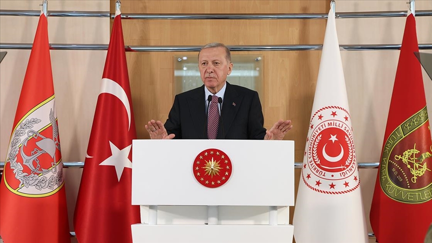 Cumhurbaşkanı Erdoğan: Hain emelleri kursaklarda bırakmaya devam etmekten başka çaremiz yok