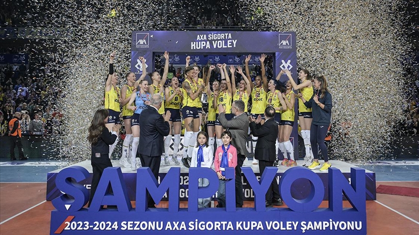 Kadınlar Kupa Voley'de Fenerbahçe Opet, şampiyon oldu