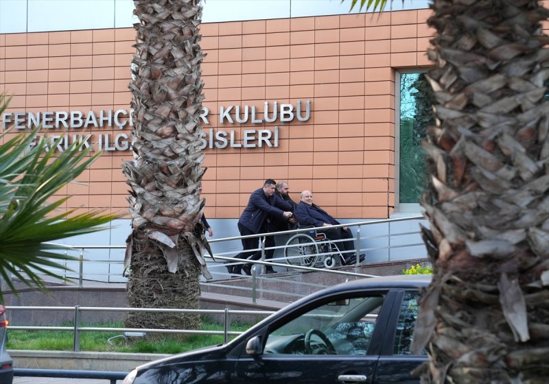 Fenerbahçe'de yönetim ve camianın önde gelenleri iftarda buluştu