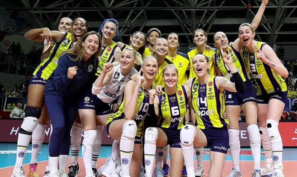 Fenerbahçe Opet normal sezonu lider tamamladı