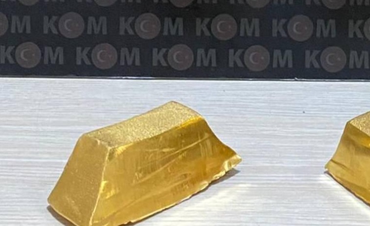 Hakkari'de, şüphelinin üzerinde 1 kilo 870 gram külçe altın ele geçirildi