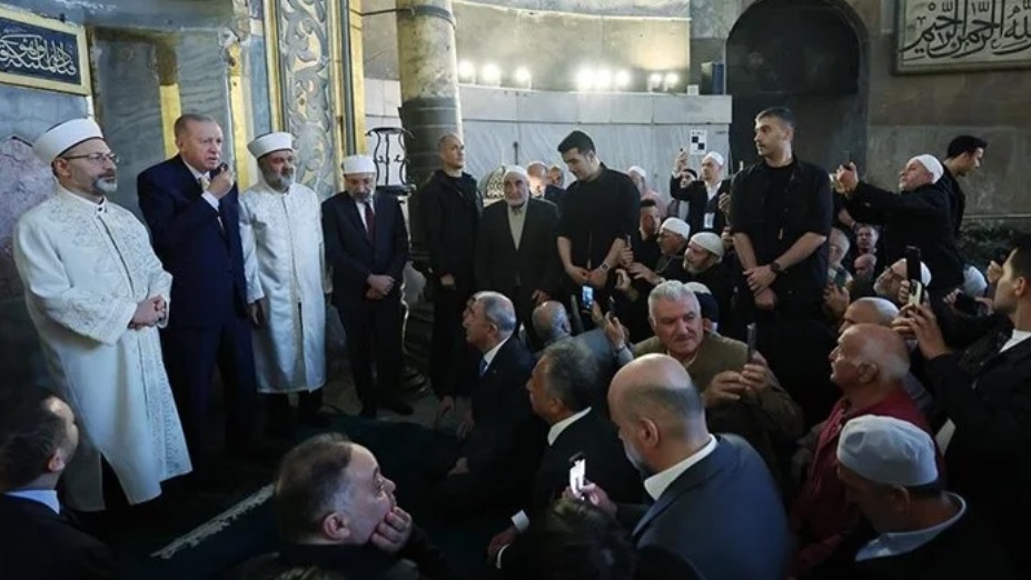 Cumhurbaşkanı Erdoğan, cuma namazını Ayasofya-i Kebir Cami-i Şerifi'nde kıldı