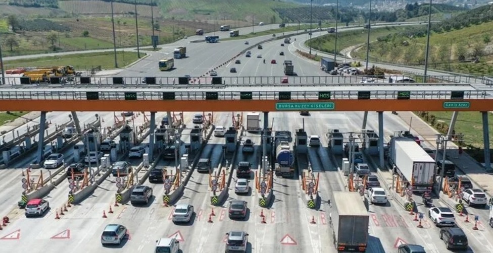 İstanbul-İzmir Otoyolu'nda bayram tatili hareketliliği yaşanıyor