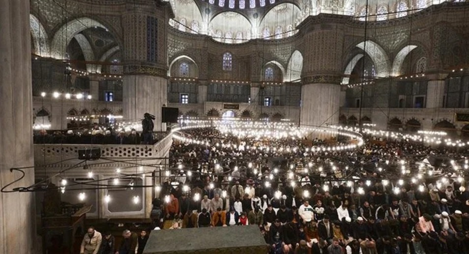 ..Tüm yurtta Ramazan Bayramı coşkusu..