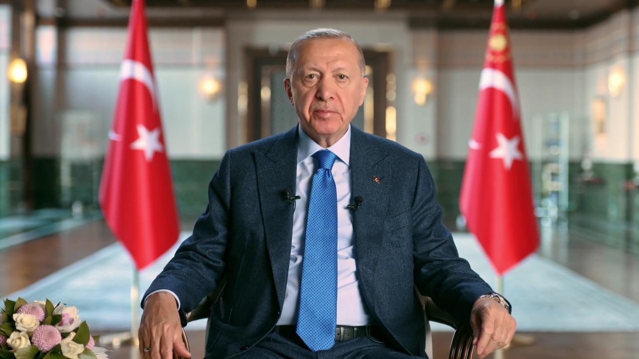 Erdoğan: Bayramın tüm insanlık için barışa, huzura, esenliğe vesile olmasını diliyorum