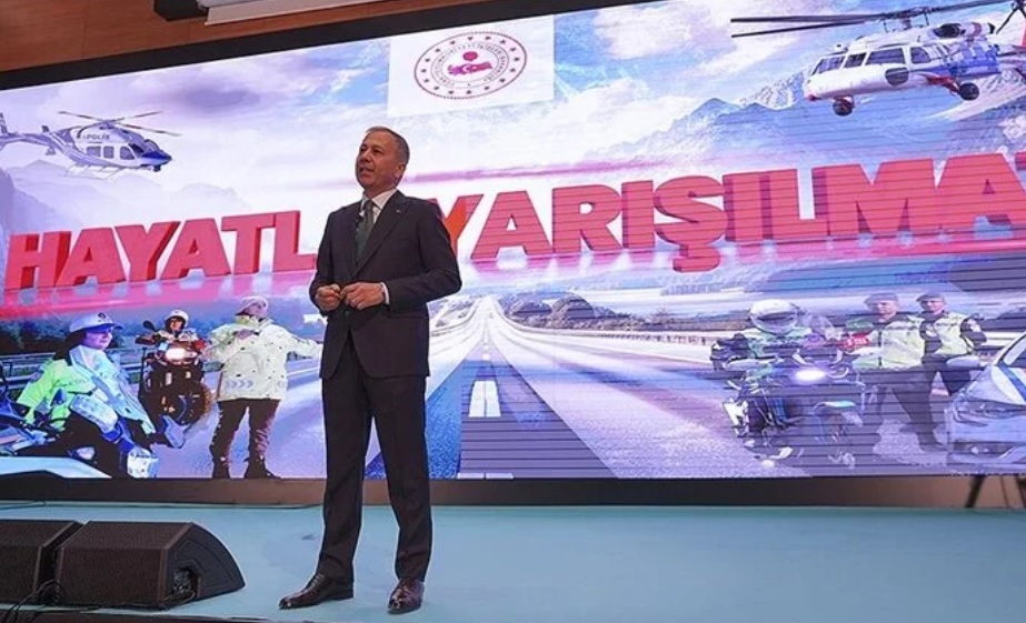 Yerlikaya: Bayram tatilinde yurt genelindeki trafik kazalarında 75 kişi yaşamını yitirdi